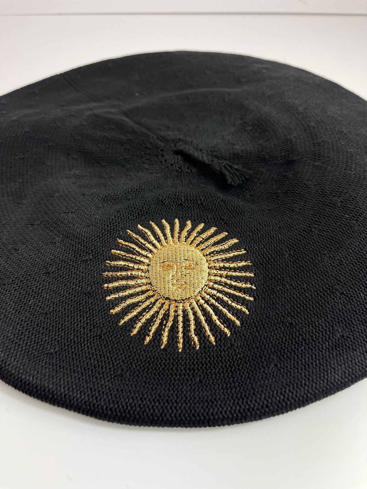 Argentine Beret with Sun of May - Gaucho Argentino - Boina Argentina - Escudo Nacional (Copia)