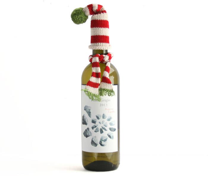 Wine Bottle Topper in Red, Armenia