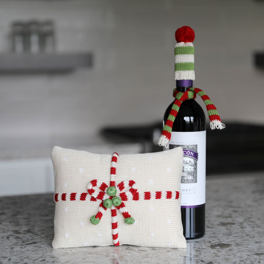 Wine Bottle Topper in Green, Armenia