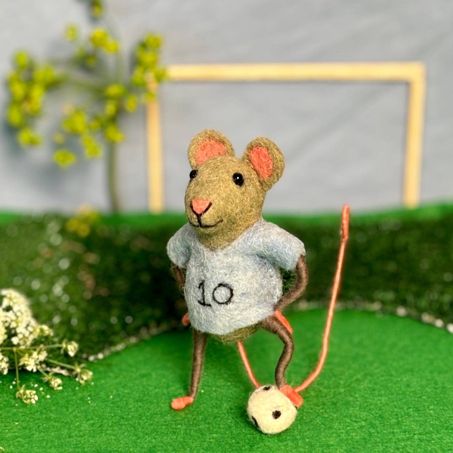Footballer Mice: Blue, Soccer mouse, England