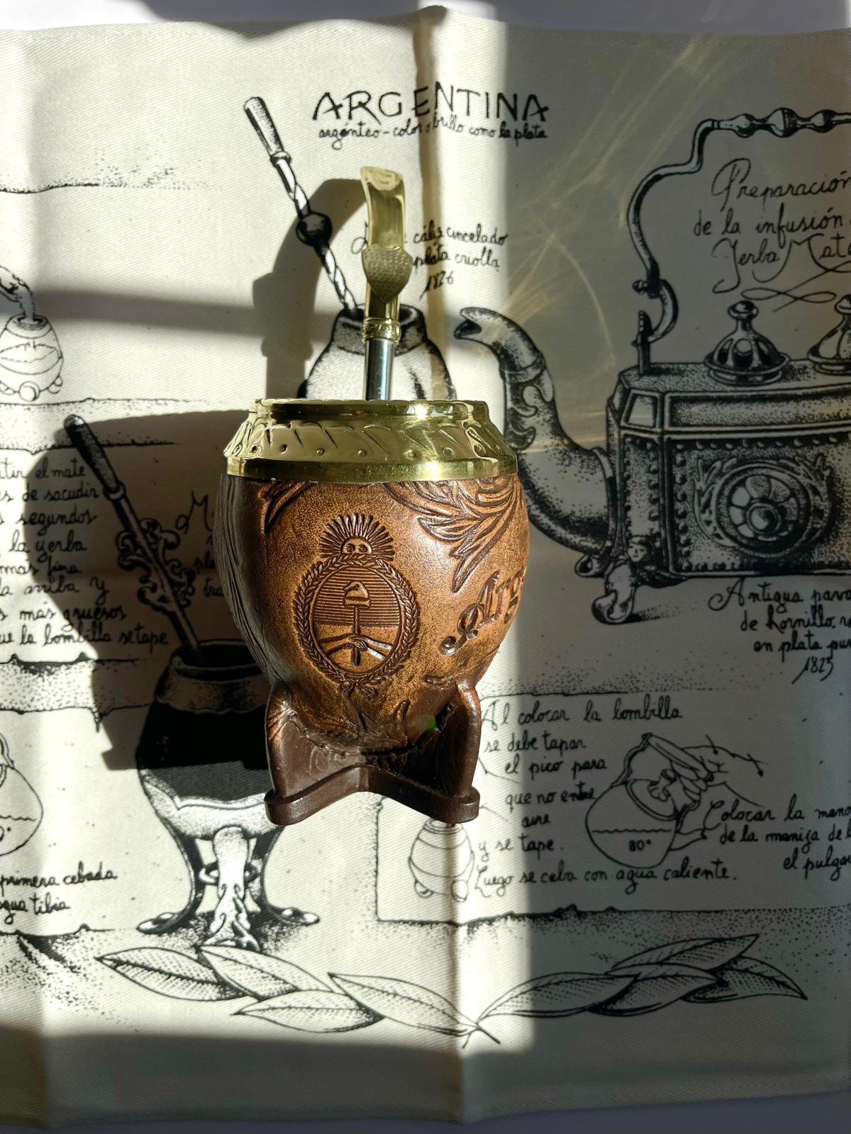 Hand-Chiseled Bronze Rim Torpedo Mate Gourd – Genuine Leather, Argentine Coat of Arms-Mate Torpedo virola bronce