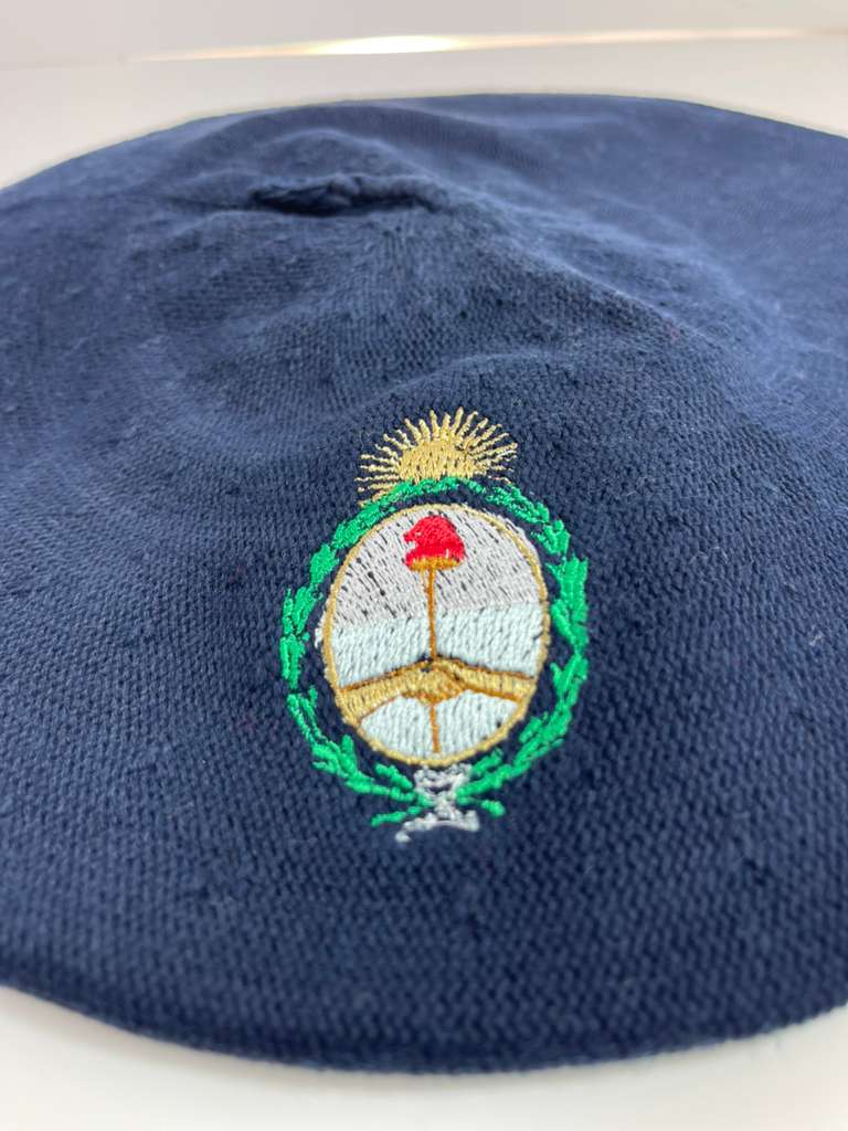 Argentine Beret with National Crest- Gaucho Argentino - Boina Argentina - Escudo Nacional