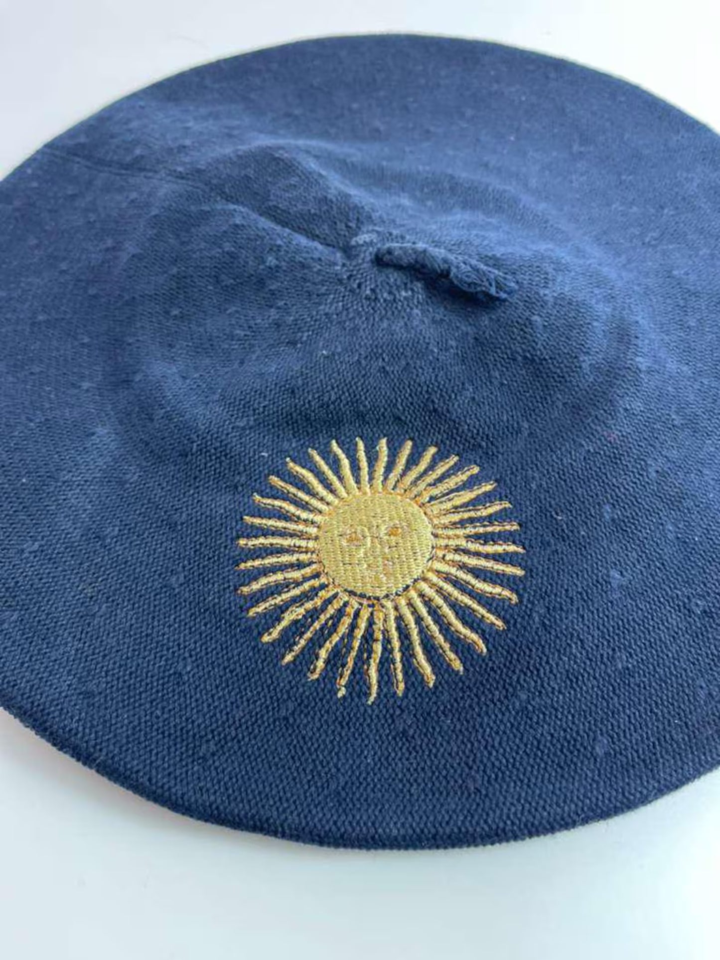Argentine Beret with Sun of May - Gaucho Argentino - Boina Argentina - Escudo Nacional (Copia)