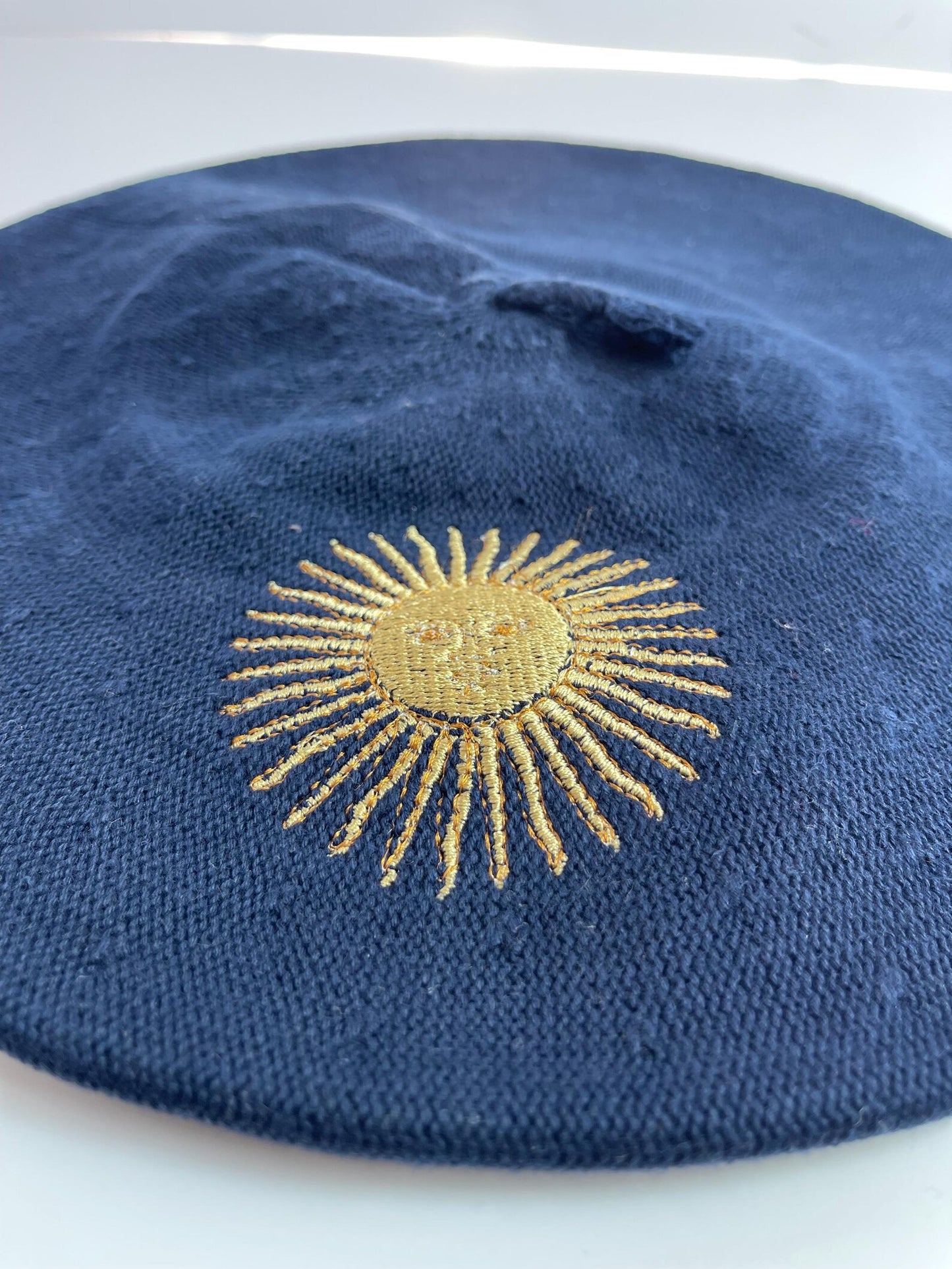 Argentine Beret with Sun of May - Gaucho Argentino - Boina Argentina - Escudo Nacional (Copia)